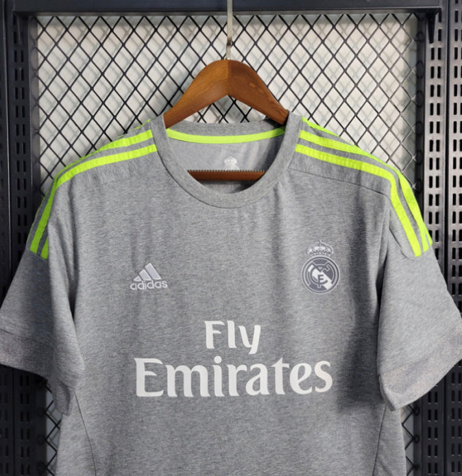 2015/16 Real Madrid Retro Kit